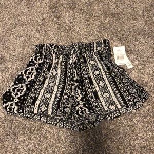 Black and White “flowie” shorts